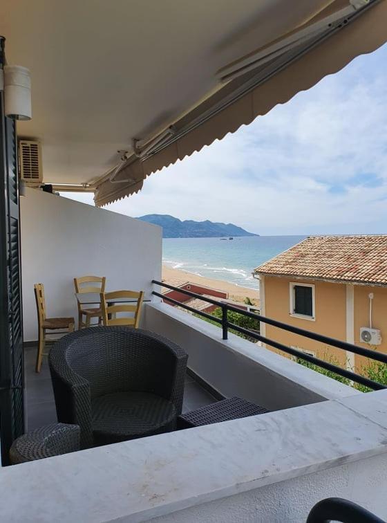 Ammos Beach House グリファダ エクステリア 写真
