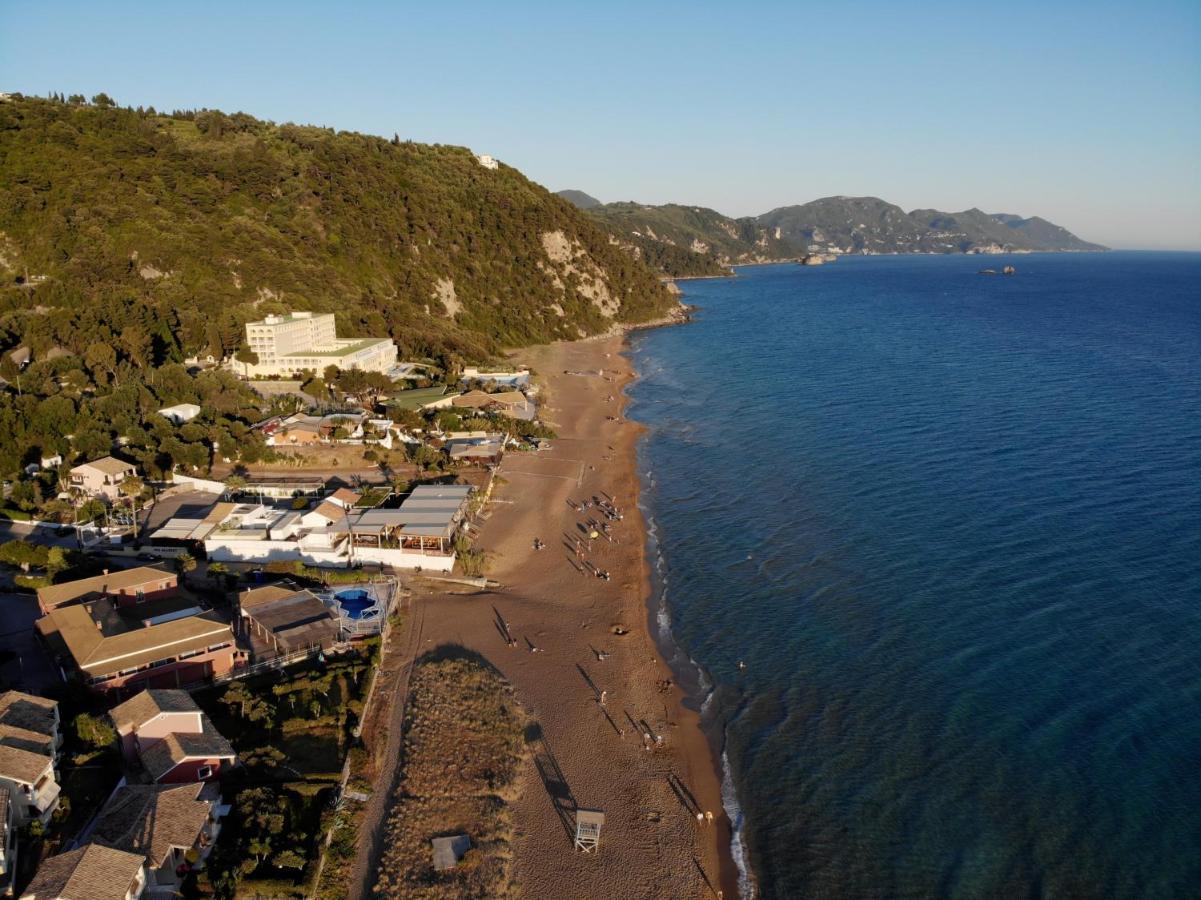 Ammos Beach House グリファダ エクステリア 写真
