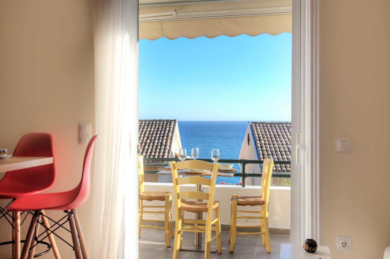 Ammos Beach House グリファダ エクステリア 写真