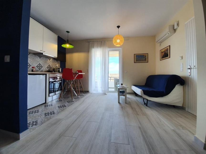 Ammos Beach House グリファダ エクステリア 写真