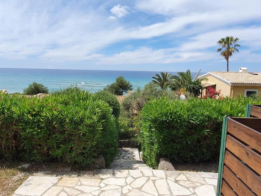 Ammos Beach House グリファダ エクステリア 写真